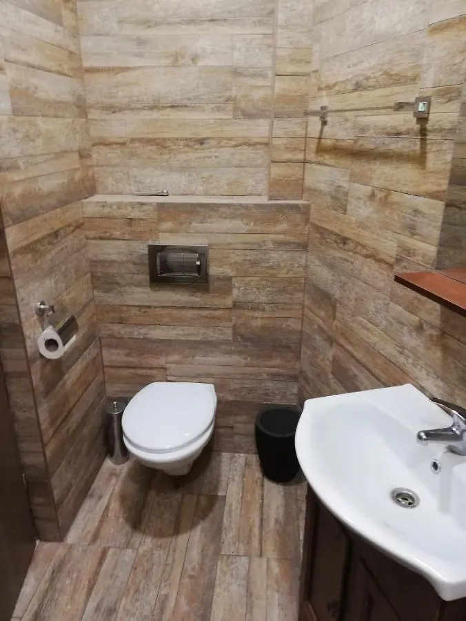 Central Bucureşti 0*,