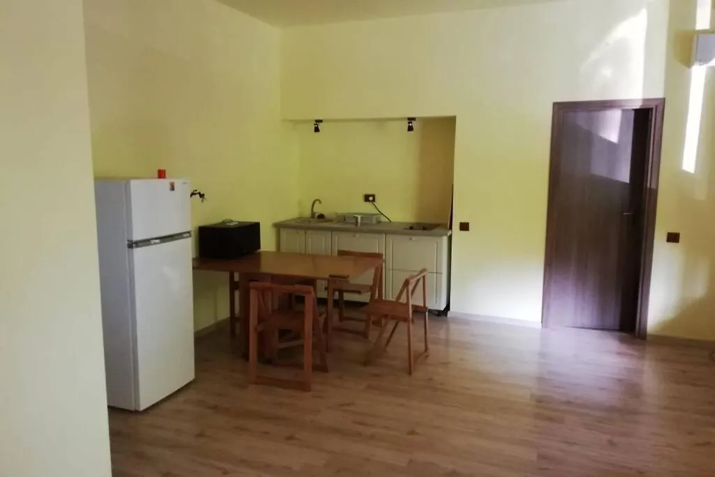 Central Bucureşti 0*,
